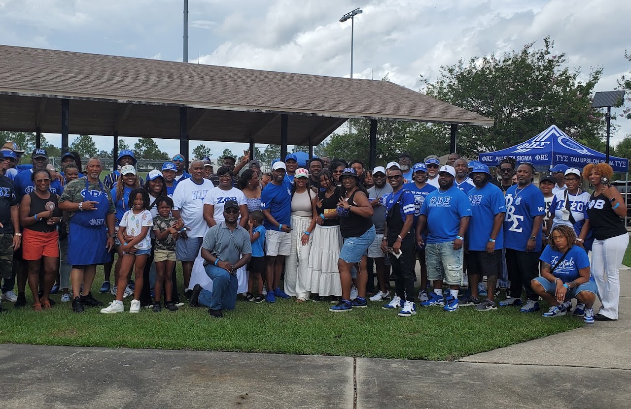 Blue and White Family Day Picnic 1