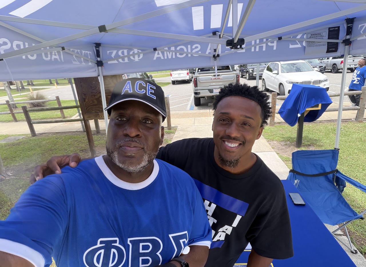 Blue and White Family Day Picnic 6